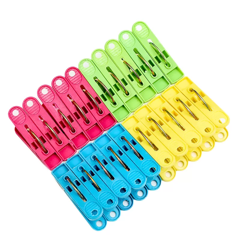 PLASTIC PEGS